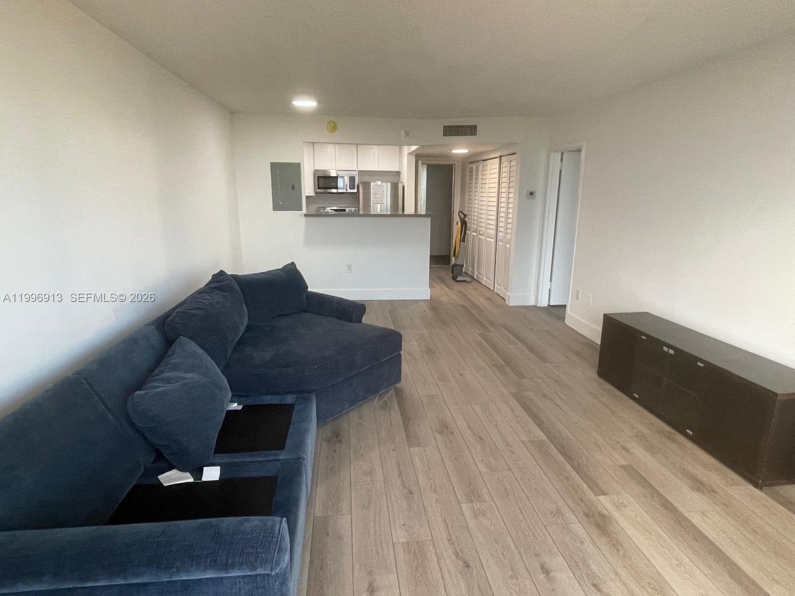 Building Photo - 2350 NE 135th St