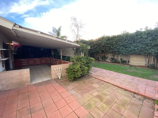 Building Photo - Frontier Dr.