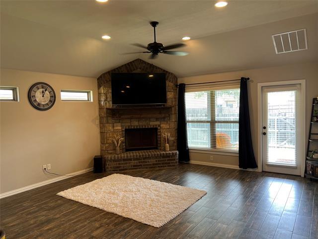 Building Photo - 1410 Lauren Ln