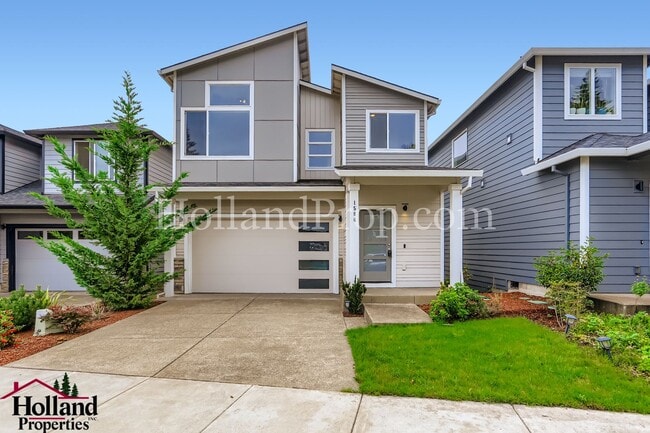 Building Photo - ** Stunning 5-Bedroom, with Pergola! Move in special $300 off first month rent*** NEW PRICE at $2...