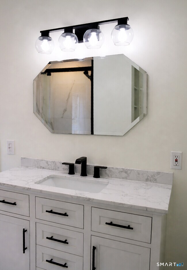 Building Photo - 651 Quinnipiac Ave