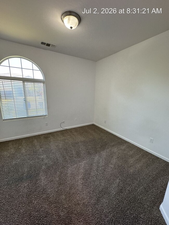 Building Photo - Beautiful Home Now Available! 3 Bedroom!