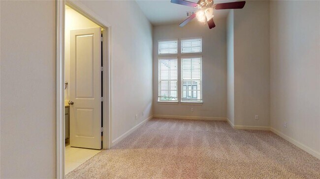 Building Photo - 1708 Upland Lakes
