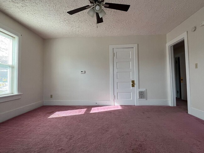 Building Photo - djb304