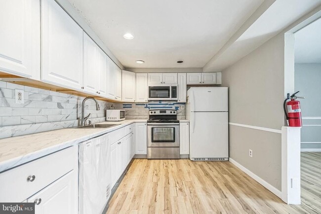 Building Photo - 63 Villanova Ct