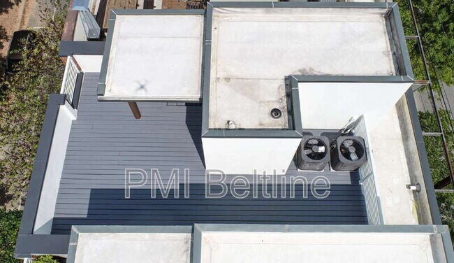 Building Photo - 988 DeKalb Ave NE