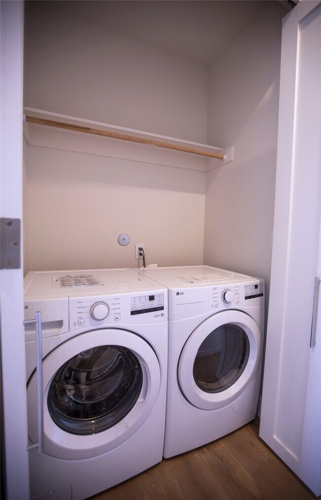 Building Photo - 3512 Mt Vernon St