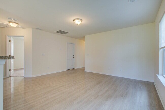 Building Photo - 183 Brittondale Rd