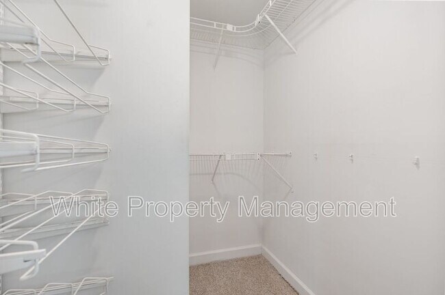 Building Photo - 2516 Cranbrook Ln