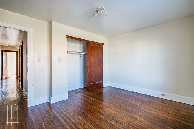 Building Photo - 1448 Summit St