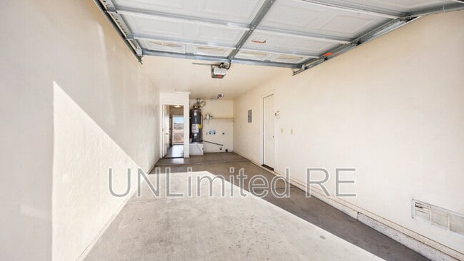 Building Photo - 7616 E Horseshoe Ln