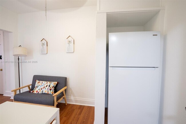 Building Photo - 444 Ponce de Leon Blvd