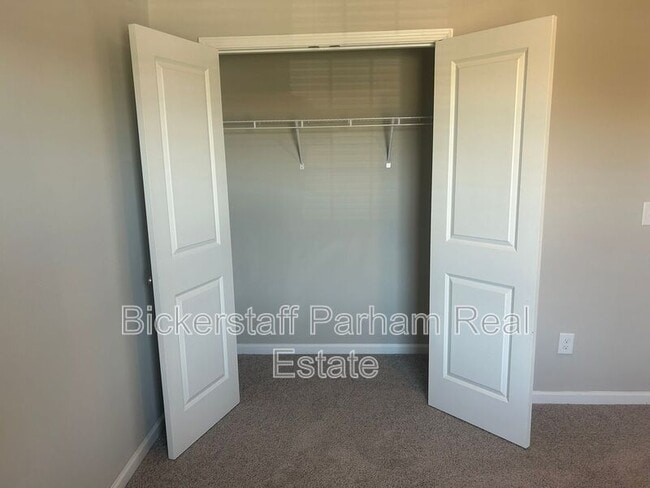 Building Photo - 6379 Sandy Bottom Dr