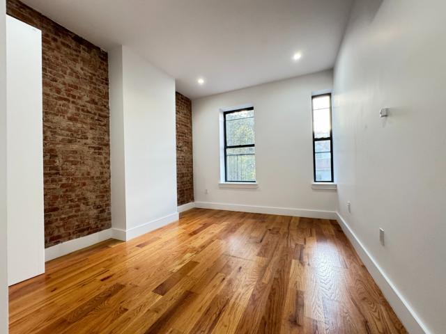 Building Photo - 4 bedroom in Brooklyn NY 11210