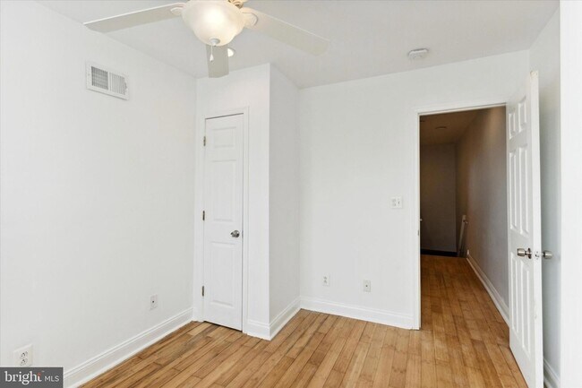 Building Photo - 1229 S 24th St