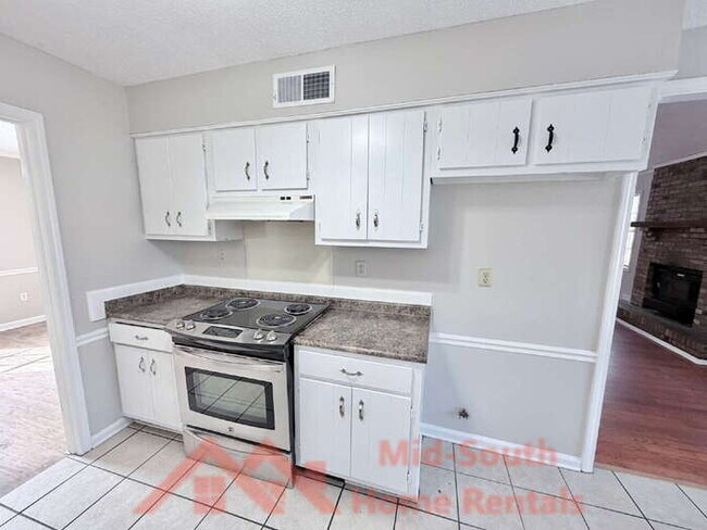 Building Photo - 7288 Hollorn Ln