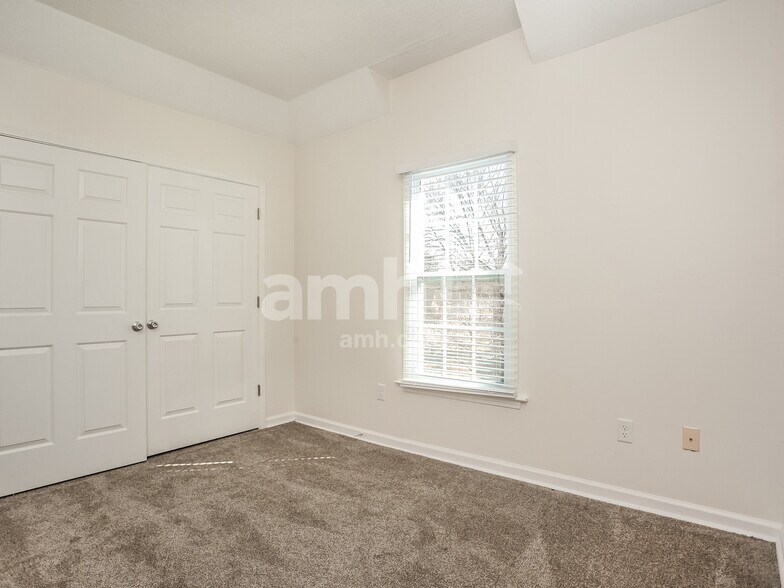 Building Photo - 771 Fairway Trail