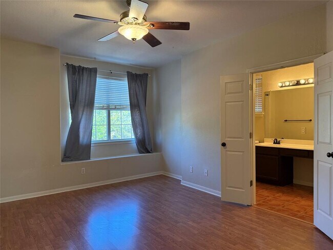 Building Photo - 2100 Pipers Field Dr