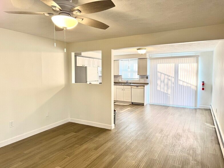 Building Photo - 92 Eustis St
