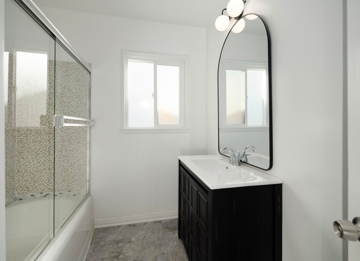 Building Photo - 8123 Lindley Ave