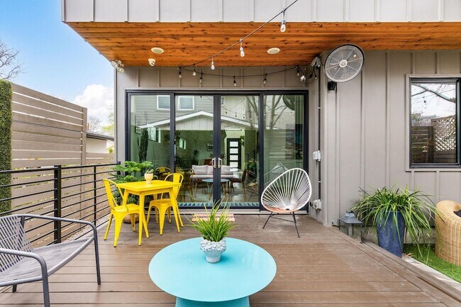 Building Photo - 1502 Waller St