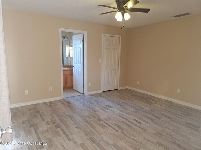 Building Photo - 880 Brickell St SE