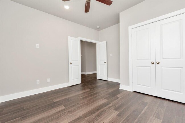 Building Photo - 1218 Scarlet Crk Dr