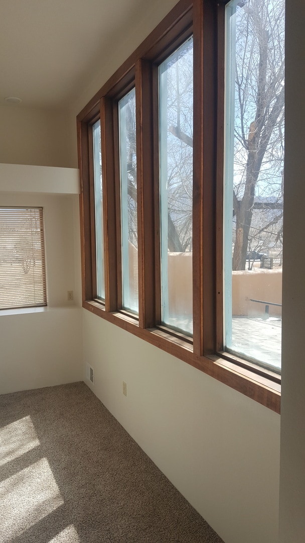 Building Photo - Bernalillo Beauty