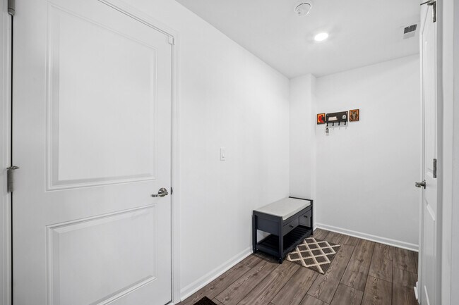 Building Photo - 1034 Atterberg Rd