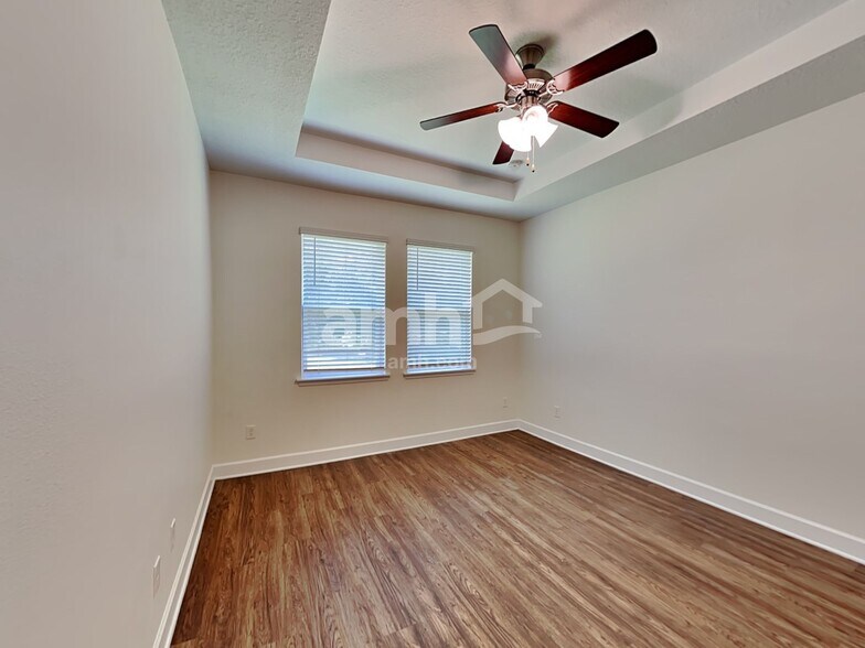 Building Photo - 233 Crestrun Loop