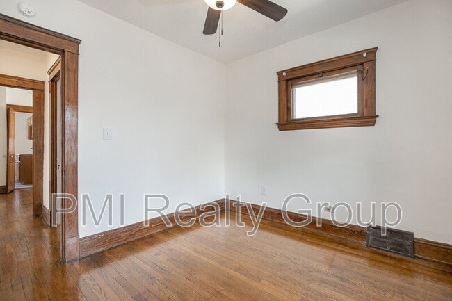 Building Photo - 2936 E 128th St