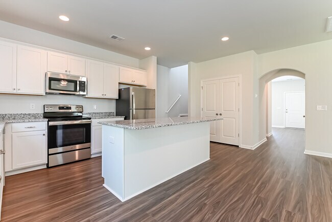 Building Photo - 251 Clydesdale Cir