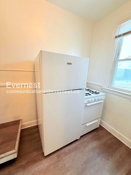 Building Photo - 12003 Prairie St