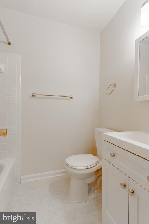 Building Photo - 3840 Persimmon Cir