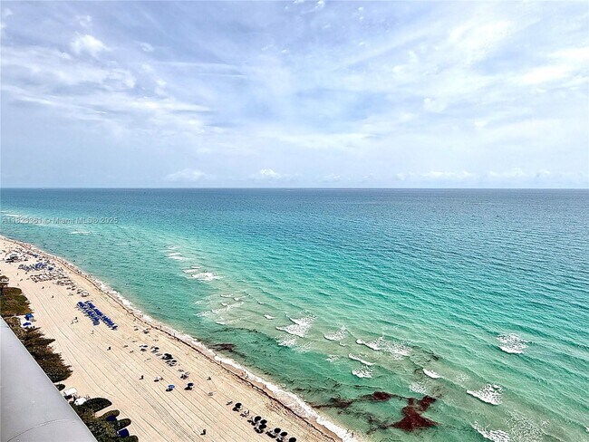 Building Photo - 17001 Collins Ave