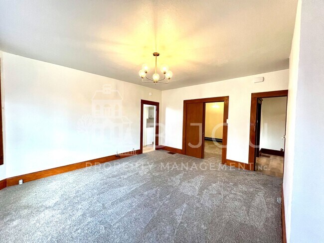 Building Photo - 732 E Kiowa St