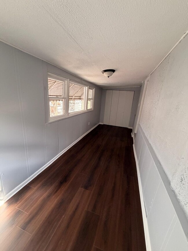 Building Photo - 7840 S Saginaw Ave