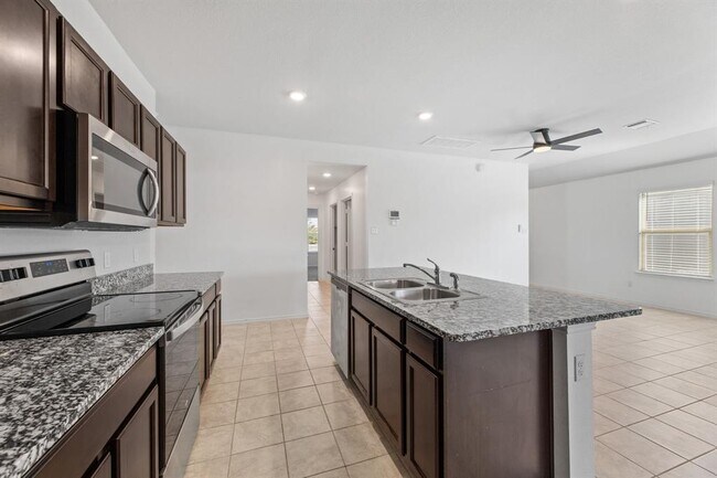 Building Photo - 141 Hammond Ct