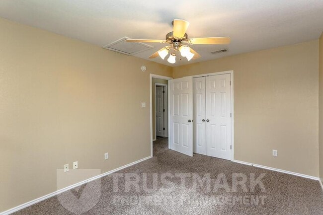 Building Photo - 5406 Shawn Dr