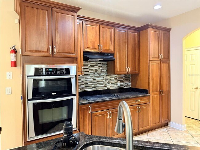 Building Photo - 6935 Brescia Way