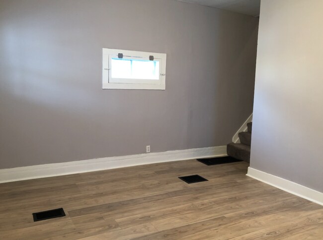 Building Photo - 347 Maple Blvd