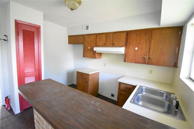 Building Photo - 4353 Brinkley St