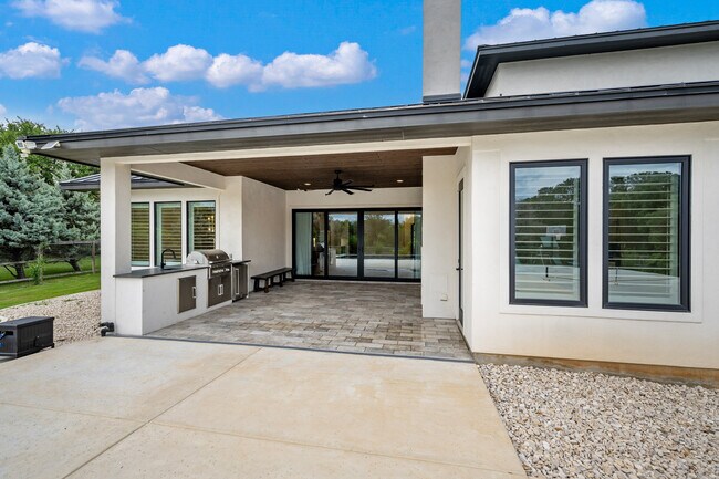 Building Photo - 111 Wellesley Landing