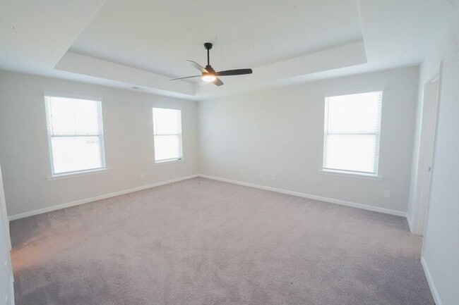 Building Photo - 165 Greyfield Cir