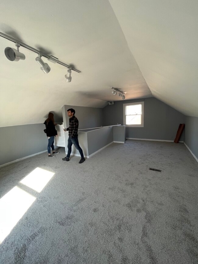 Building Photo - 10141 Roxbury St