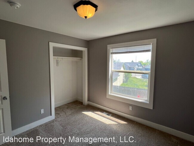 Building Photo - 4 br, 2.5 bath House - 10539 W Merab Ct