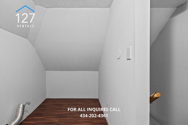 Building Photo - Lovely 3/1 located close on Historic Rivermont