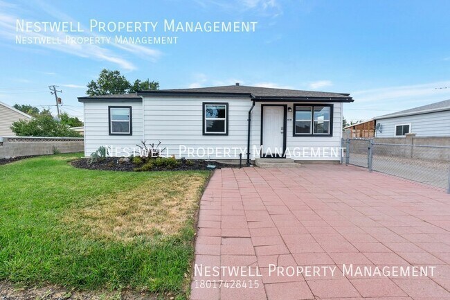 Primary Photo - $250.00 OFF 1ST MONTH´S RENT - Charming 3-...
