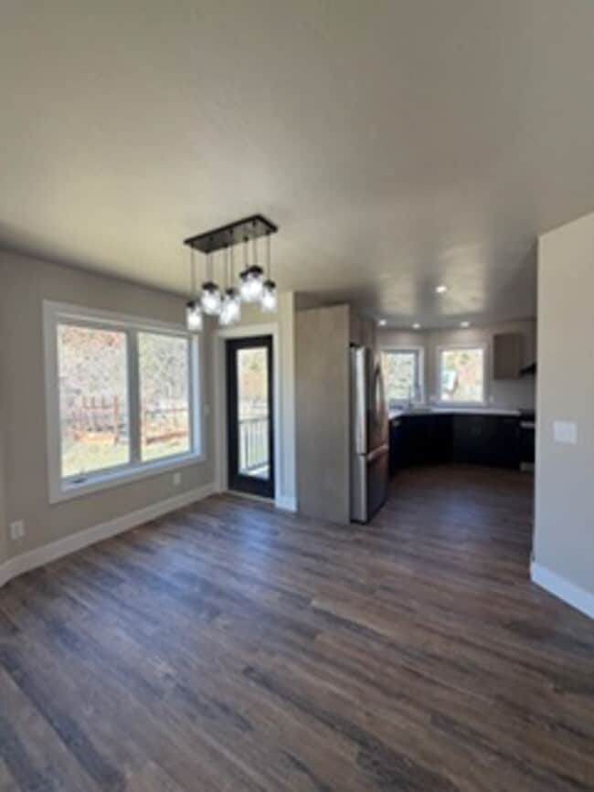 Building Photo - Spacious 4-Bed + Loft, 2.5-Bath Home with Stunning Mountain Views