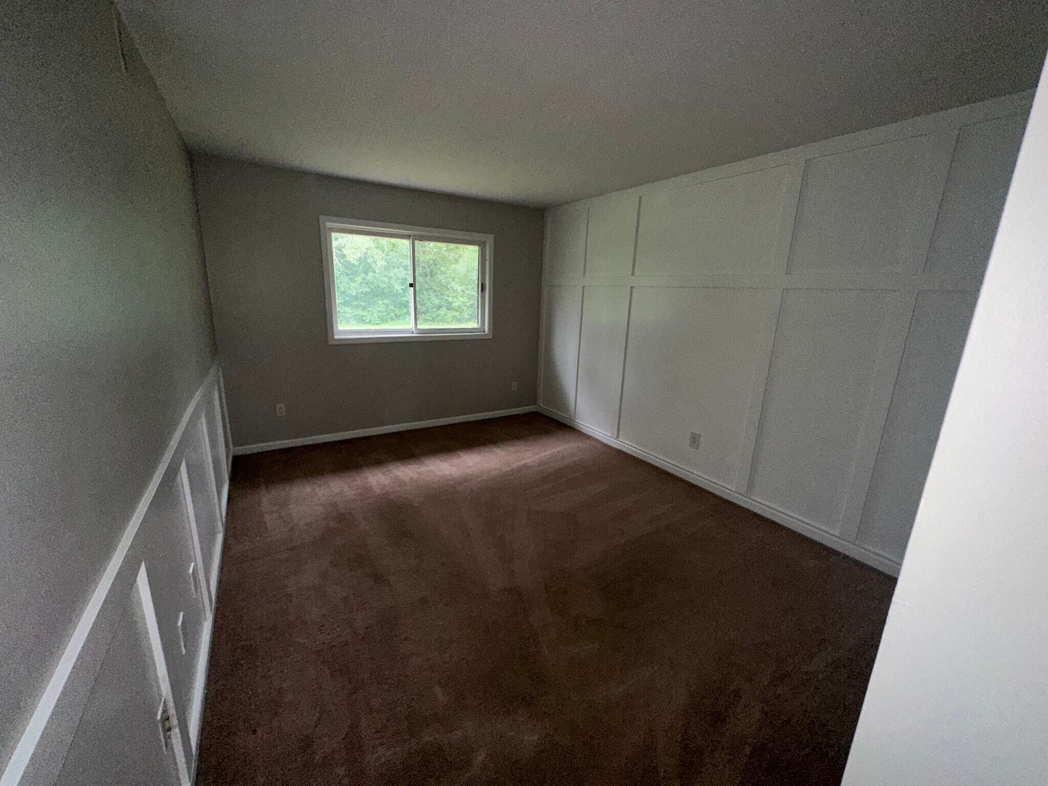 Building Photo - 2777 Davison Ave
